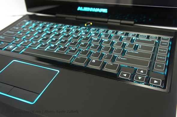 TrinityTechies: Review: Alienware M14x Gaming Laptop